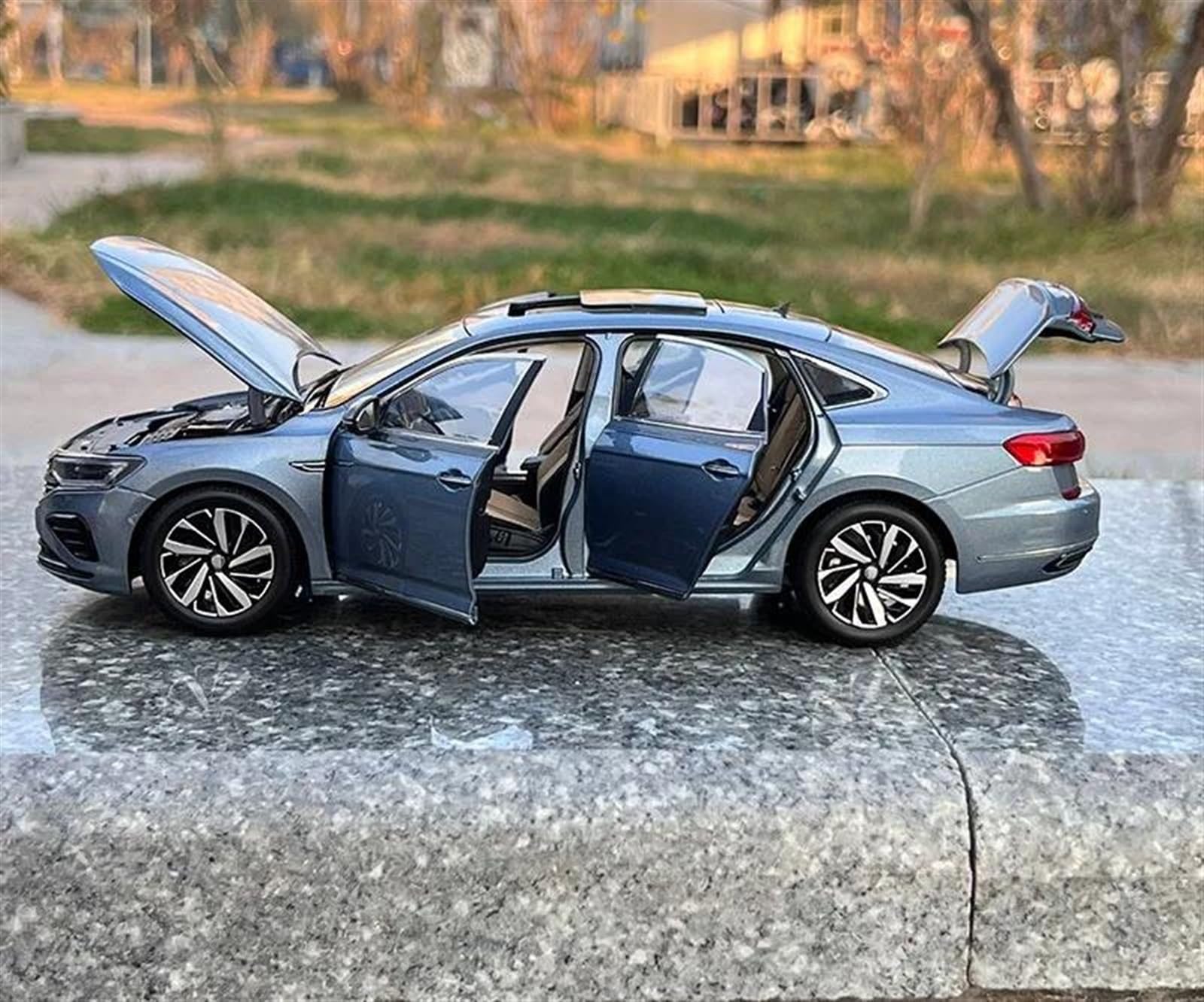 VW パサート Passat 1/18 ミニカー 未使用　フォルクスワーゲン VW パサート Passat 1/18 ミニカー 未使用 フォルクスワーゲン